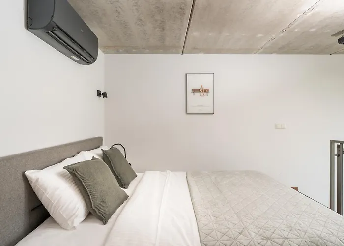 Cinema Loft - Self Check In Apartman